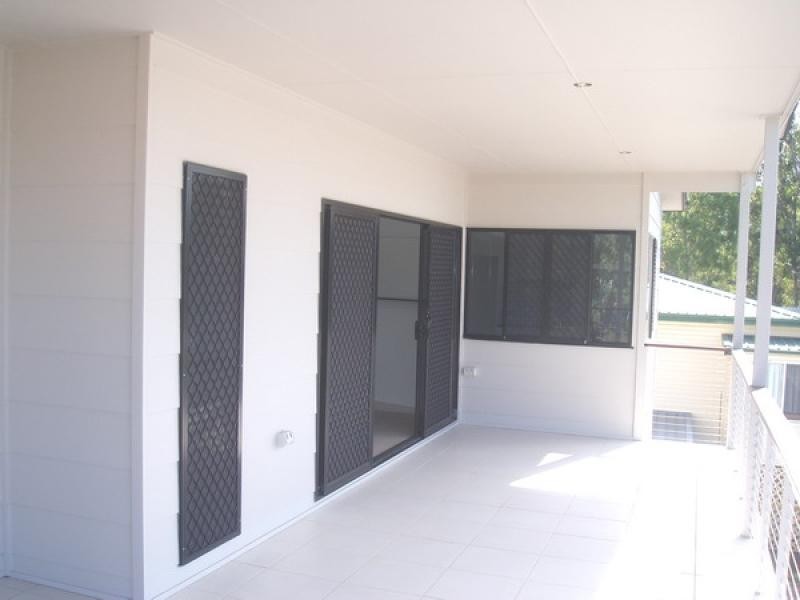 12 HOWARD STREET, Burrum Heads QLD 4659