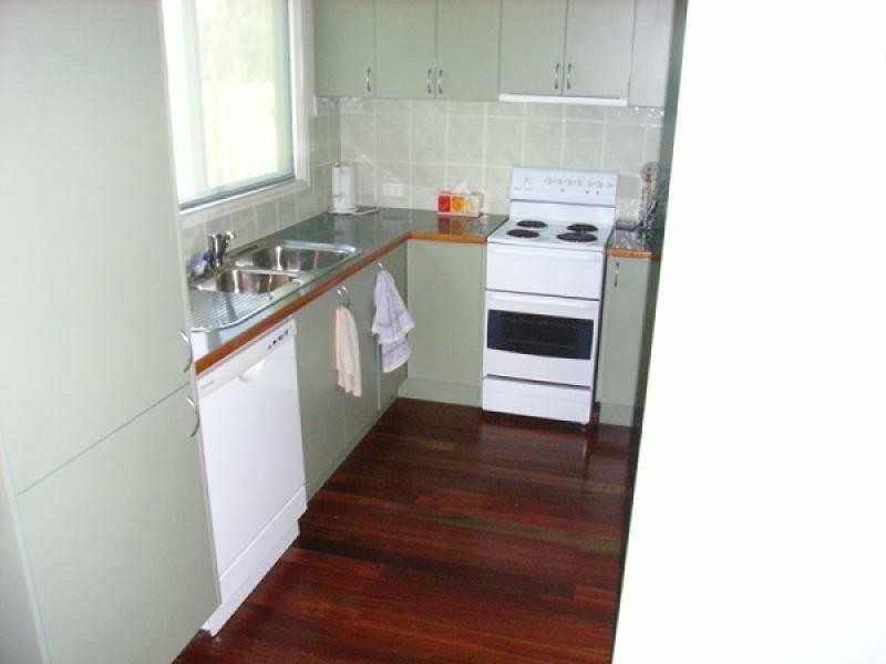 11 JACQUELINE DRIVE, Pacific Haven QLD 4659