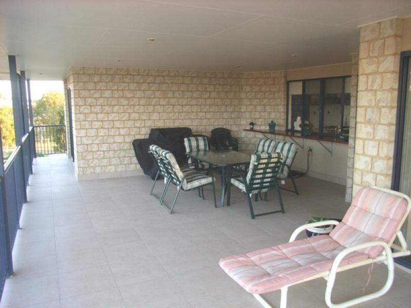 1 Tamarind Close, Burrum Heads QLD 4659