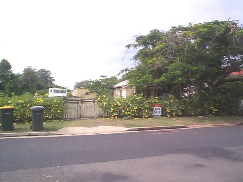 27 Burrum Street, Burrum Heads QLD 4659