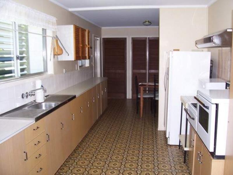 18 ROSS STREET, Burrum Heads QLD 4659