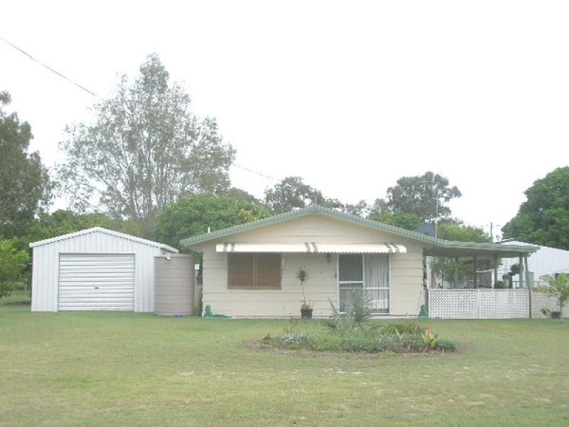 4 HOFFMAN STREET, Burrum Heads QLD 4659