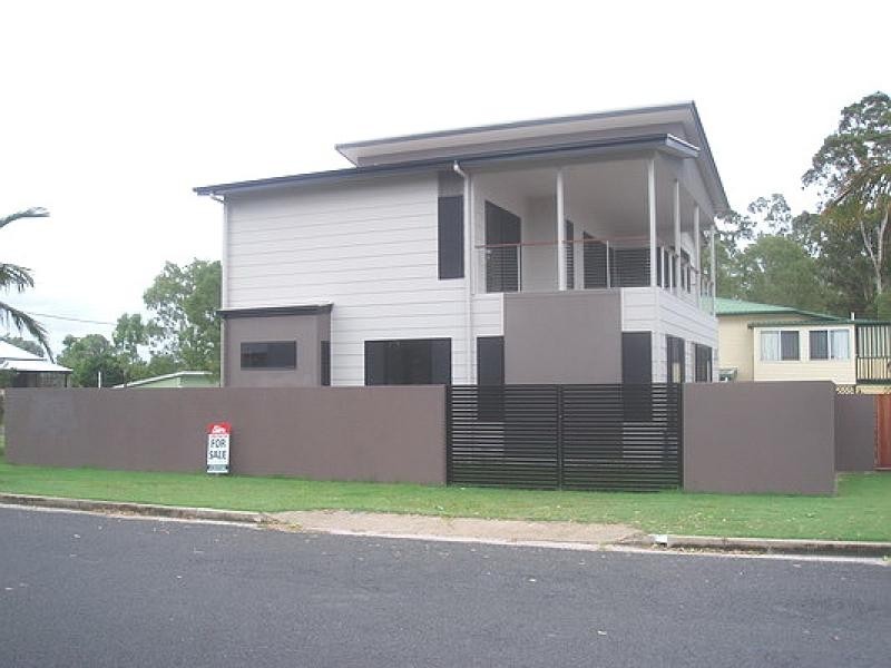 12 HOWARD STREET, Burrum Heads QLD 4659