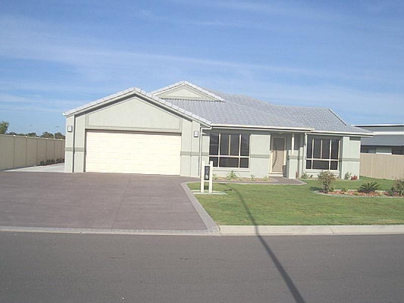 16 Louise Drive, Burrum Heads QLD 4659