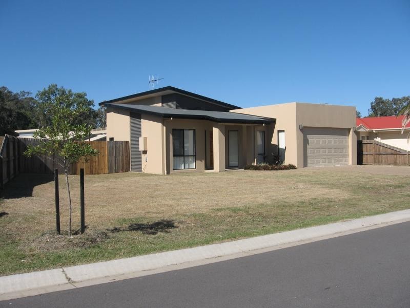 4 OYSTER COURT, Toogoom QLD 4655