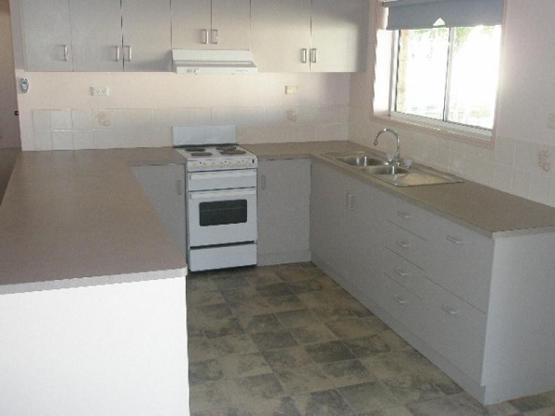 4 LAKESIDE DRIVE, Burrum Heads QLD 4659