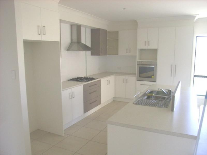 8 KRISTA COURT, Burrum Heads QLD 4659