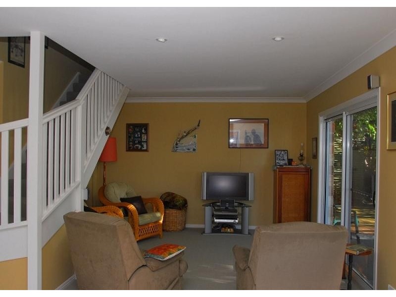 50 Esplanade, Burrum Heads QLD 4659