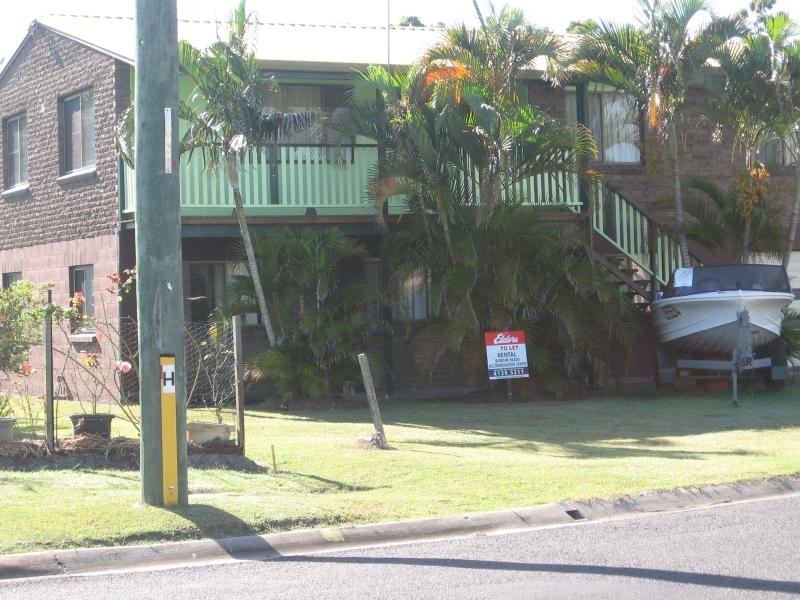 Unit 1/35 Ross Street, Burrum Heads QLD 4659