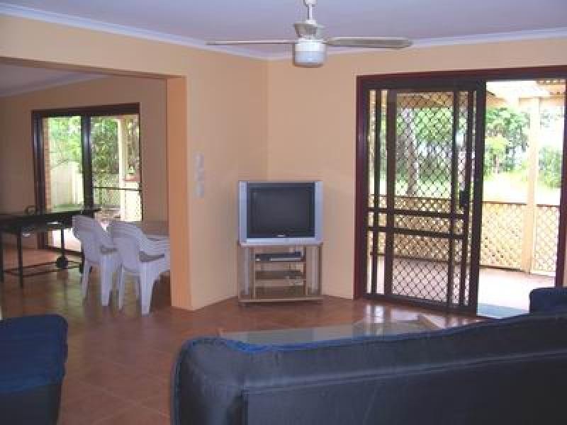 126 Kingfisher Pde, Toogoom QLD 4655