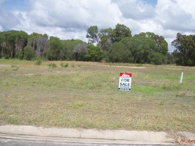 13 LAKES Blvd, Burrum Heads QLD 4659
