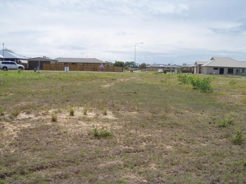 13 LAKES Blvd, Burrum Heads QLD 4659