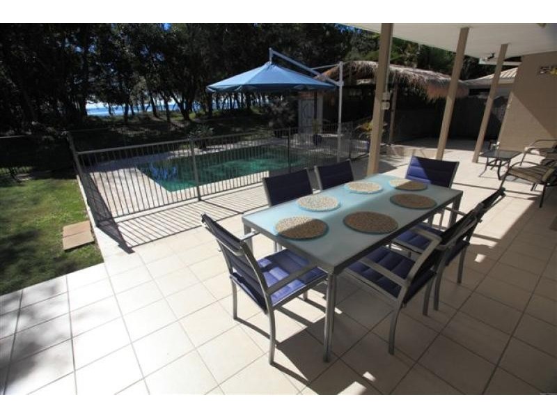 108 Kingfisher Pde, Toogoom QLD 4655