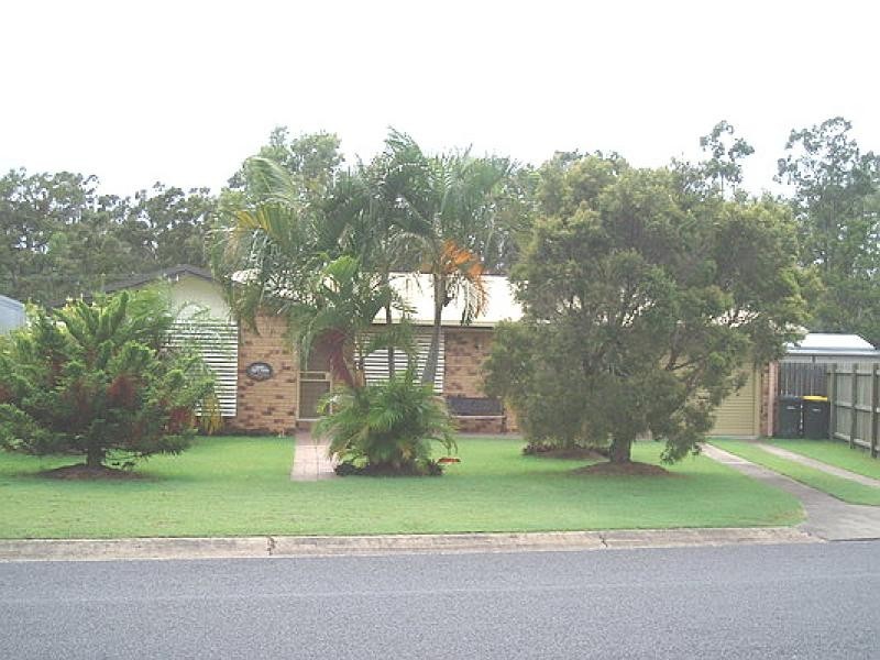 39 Ross Street, Burrum Heads QLD 4659