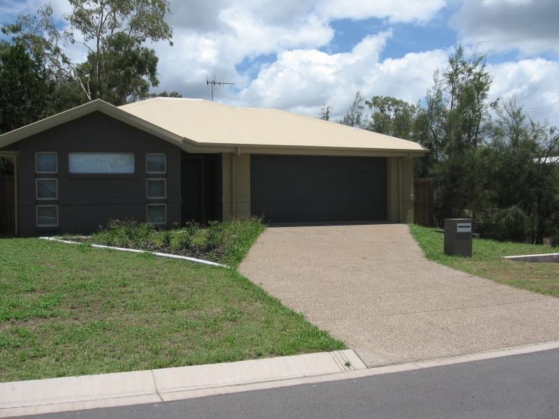 28 Wave Court, Toogoom QLD 4655
