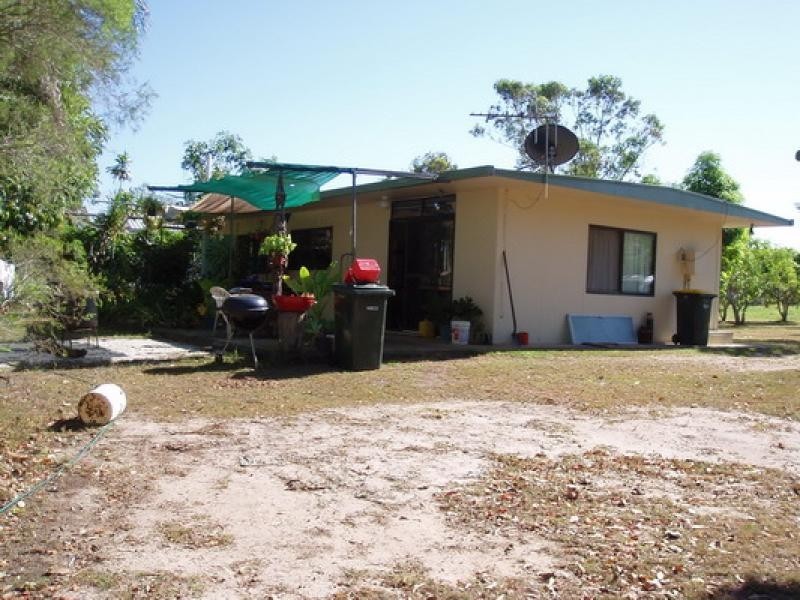 2 South Heath Road, Burrum River QLD 4659