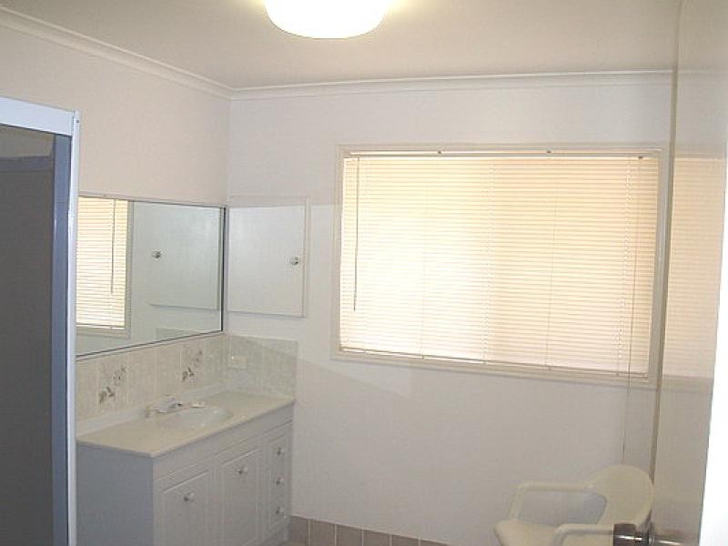 136 Burrum Street,, Burrum Heads QLD 4659
