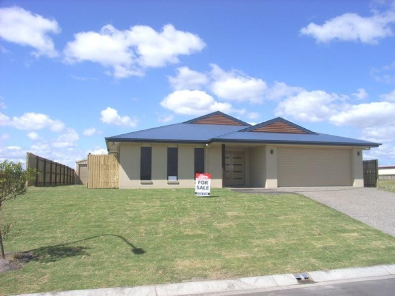 8 Krista Court, Burrum Heads QLD 4659