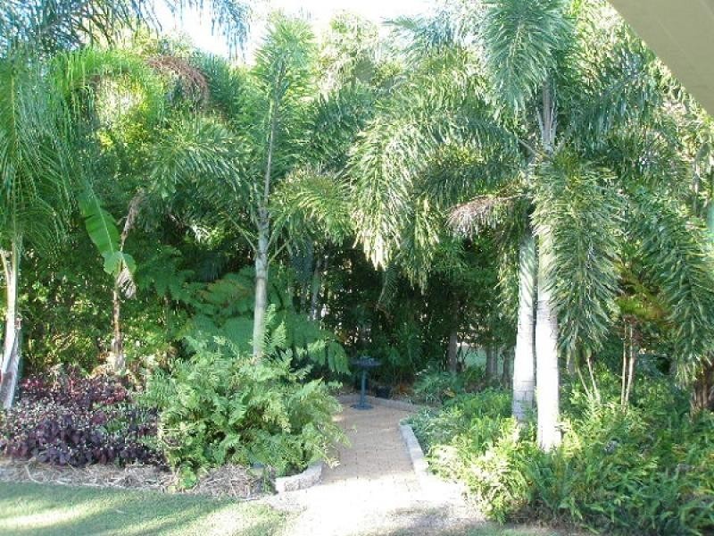 1 Oakes Drive, Burrum Heads QLD 4659