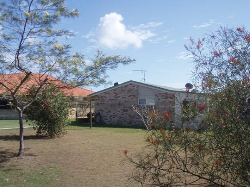 12 Sunrise Crescent, Burrum Heads QLD 4659
