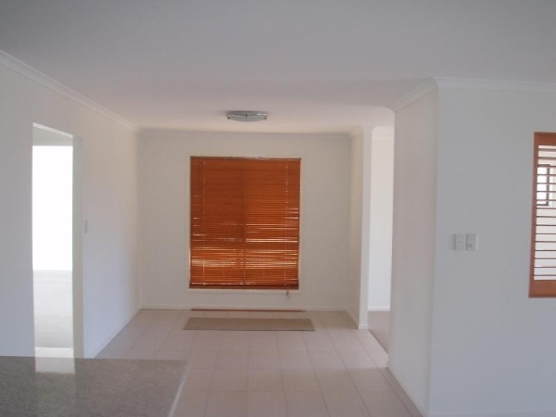 7 Honey Myrtle Cl, Burrum Heads QLD 4659