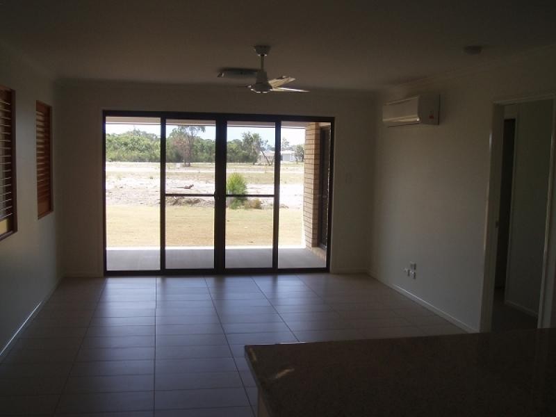 7 Honey Myrtle Cl, Burrum Heads QLD 4659