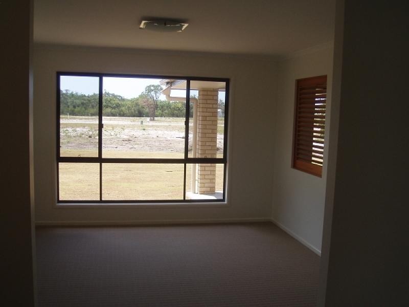 7 Honey Myrtle Cl, Burrum Heads QLD 4659