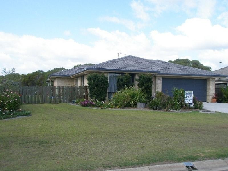 23 Lakes Boulevard, Burrum Heads QLD 4659