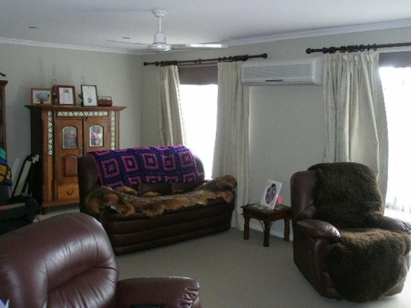 23 Lakes Boulevard, Burrum Heads QLD 4659