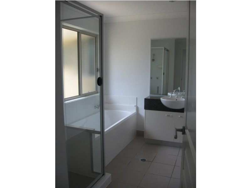 28 Wave Court, Toogoom QLD 4655