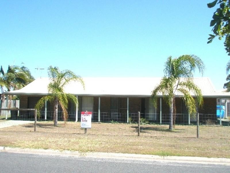 2 Lakes Boulevard, Burrum Heads QLD 4659