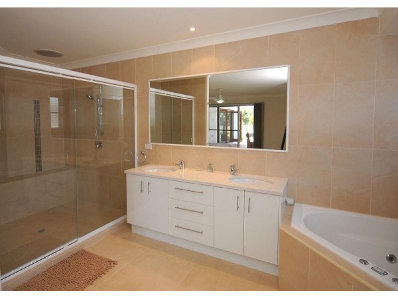 16 Noeme Street, Burrum Heads QLD 4659