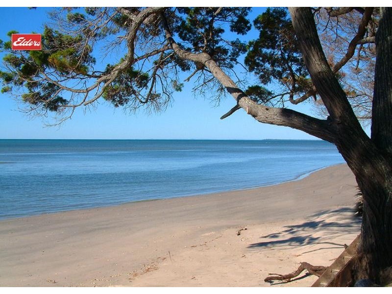 100 Kingfisher Pde, Toogoom QLD 4655