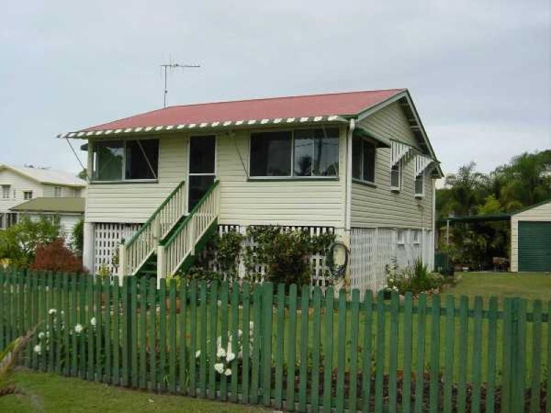 11 Burrum Street, Burrum Heads QLD 4659