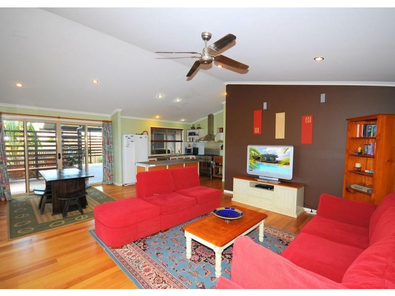 37 Traviston Way, Burrum Heads QLD 4659