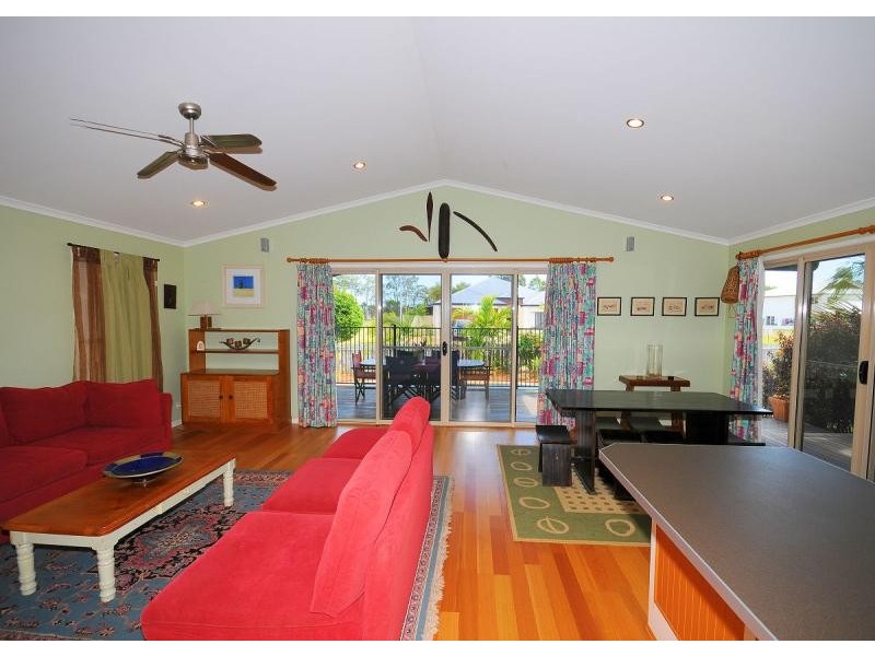 37 Traviston Way, Burrum Heads QLD 4659