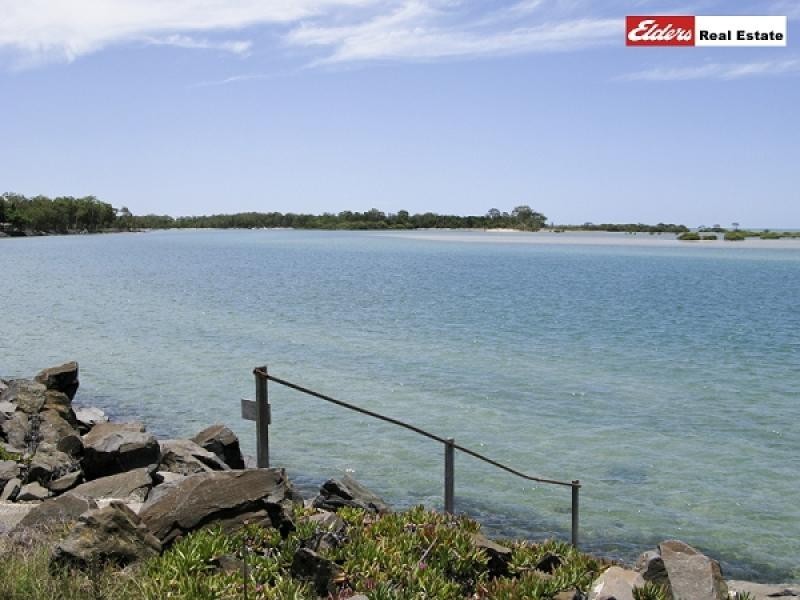 40 Moreton Street, Toogoom QLD 4655