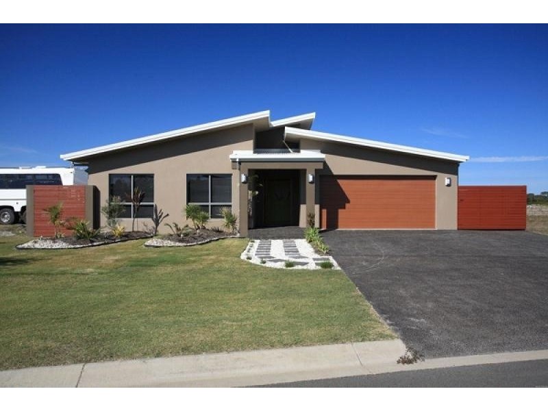 14 Traviston Way,, Burrum Heads QLD 4659