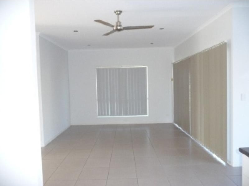 2/5 Seaway Pde, Toogoom, Toogoom QLD 4655