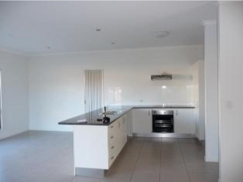2/5 Seaway Pde, Toogoom, Toogoom QLD 4655