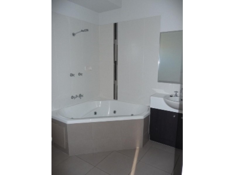 2/5 Seaway Pde, Toogoom, Toogoom QLD 4655