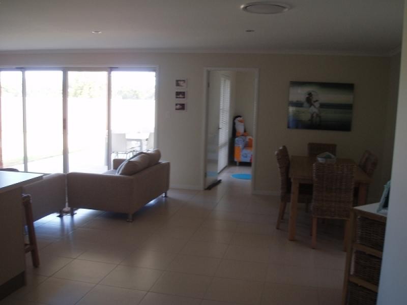 5 Honey Myrtle Close, Burrum Heads QLD 4659