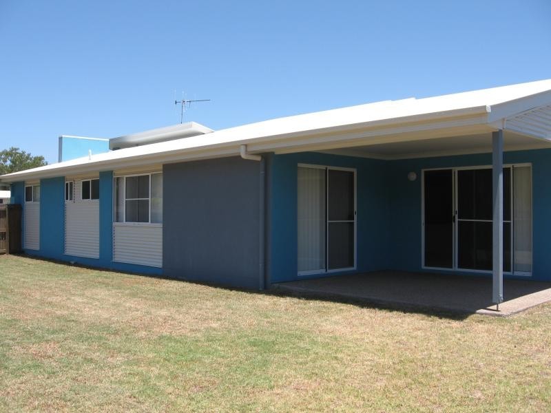 1 Oyster Court, Toogoom QLD 4655