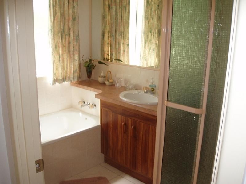 2 Thomas Street, Howard QLD 4659