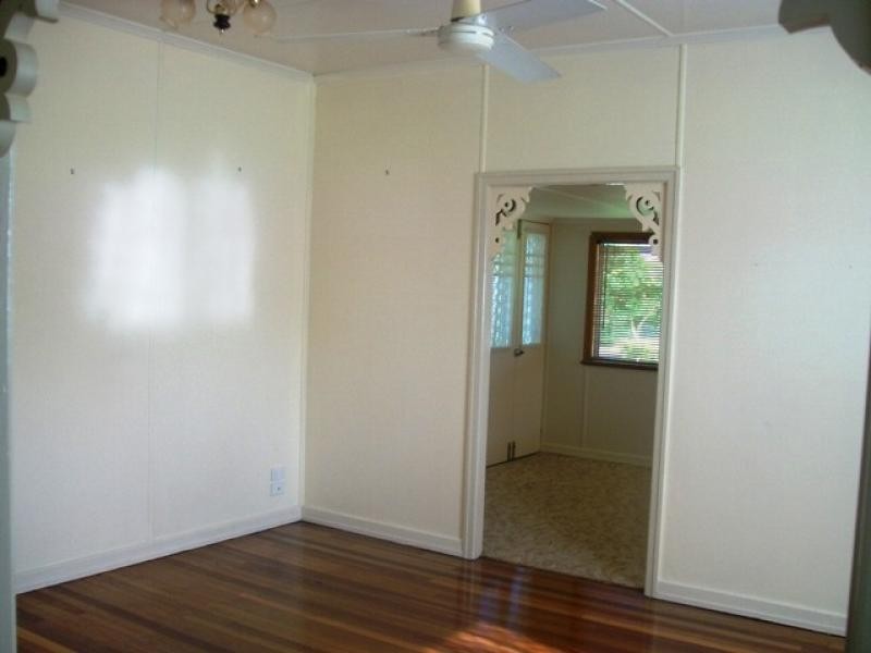 6 Crawford Street, Torbanlea QLD 4662