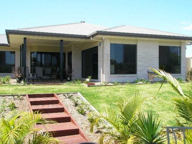 61 Beach Drive, Burrum Heads QLD 4659