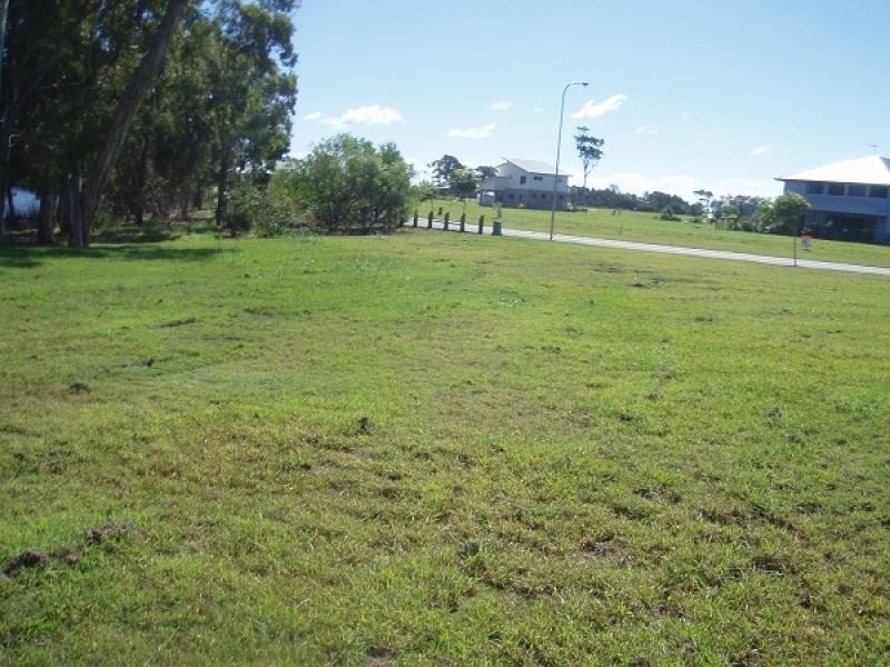 32 Barramundi Drive, Burrum Heads QLD 4659