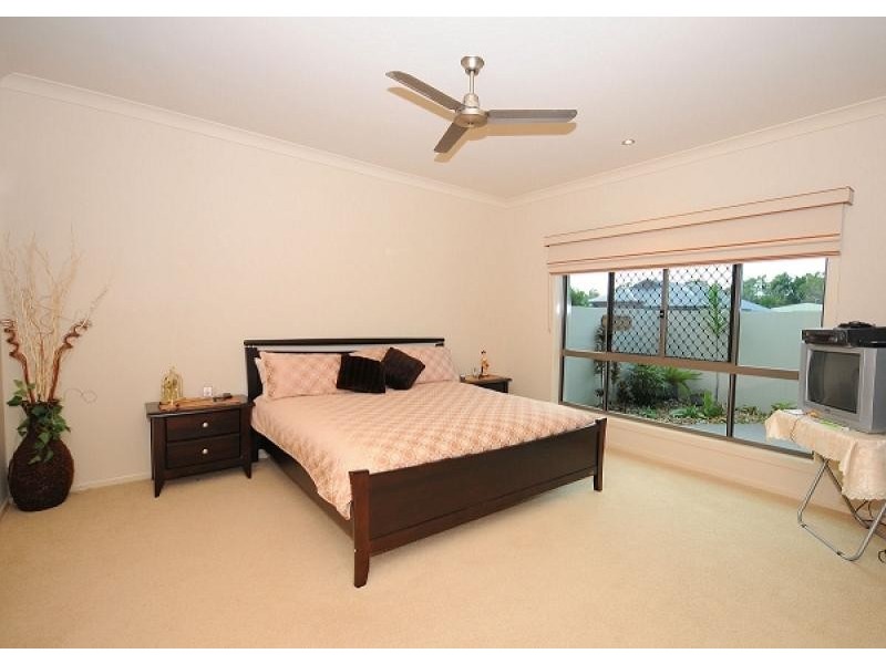 8 Lucas Drive, Burrum Heads QLD 4659