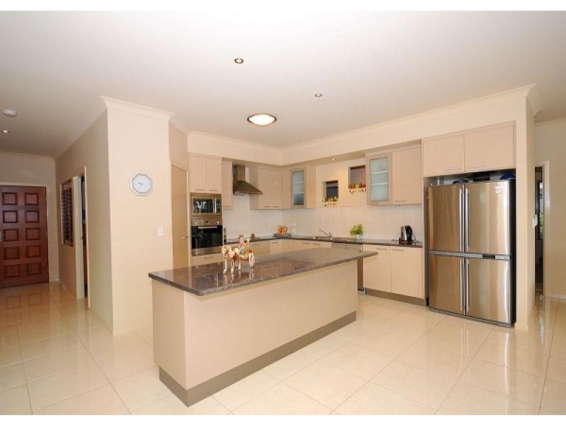 8 Lucas Drive, Burrum Heads QLD 4659