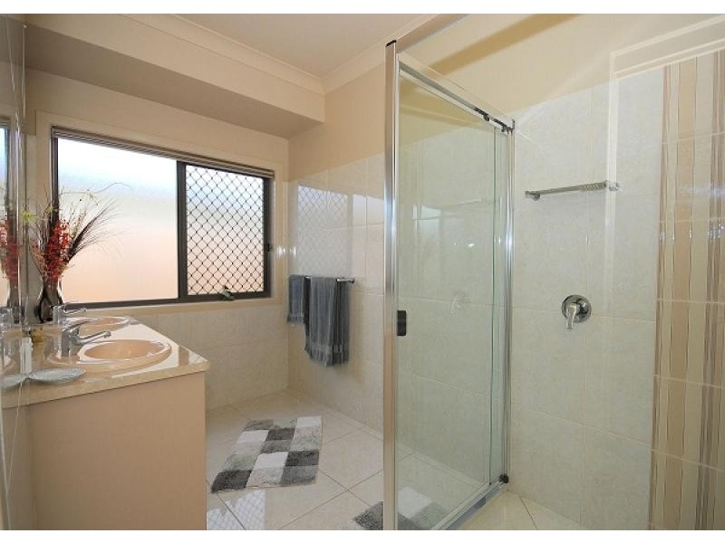 8 Lucas Drive, Burrum Heads QLD 4659